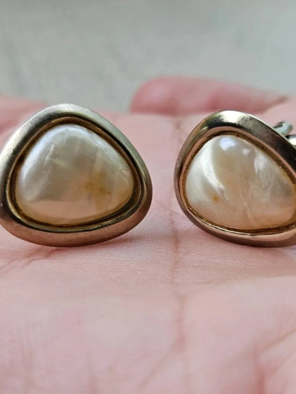 Vintage Cufflinks Mother of Pearl Stone Gold Tone Cuff links shirt Cuff links